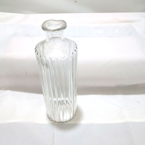 Vintage Clear Glass Decanter – Ribbed Design – 9.5" Elegant Barware / Home Décor - Picture 1 of 2